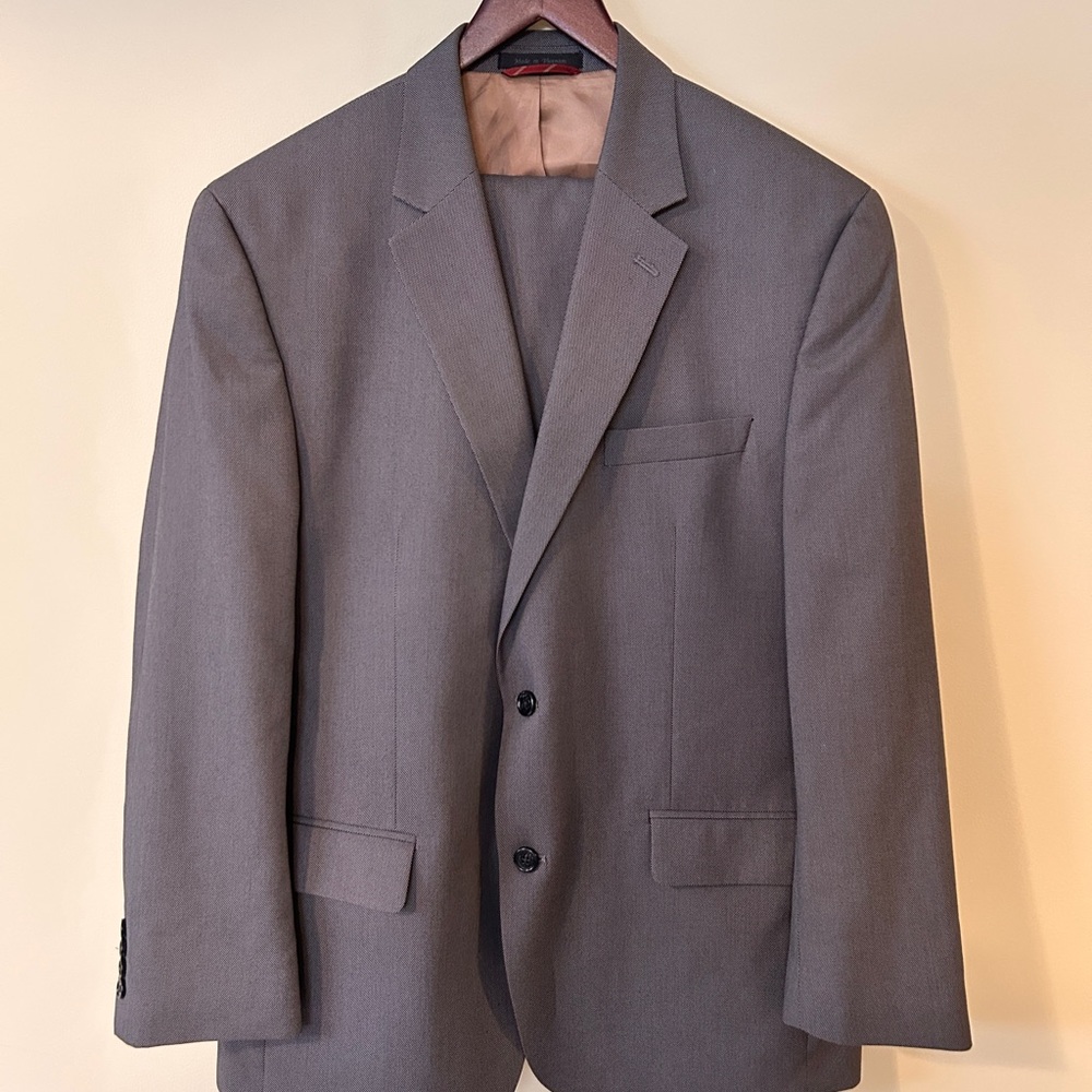 Izod Gray Men's suit 44/r w/ 34*30 Pants